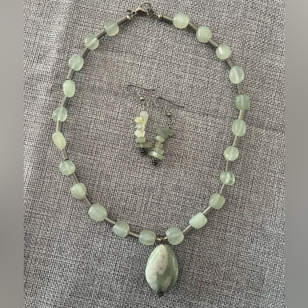 Green Gemstone Beaded Necklace & Earring Set | Drop Pendant & Wire Spacers